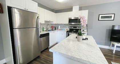 Entire Guest Suite in Thetis Height