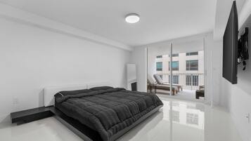 1 habitación, tabla de planchar con plancha, wifi gratis y ropa de cama