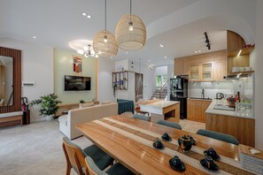 Luxury Villa, Balcony, Garden View | Living area