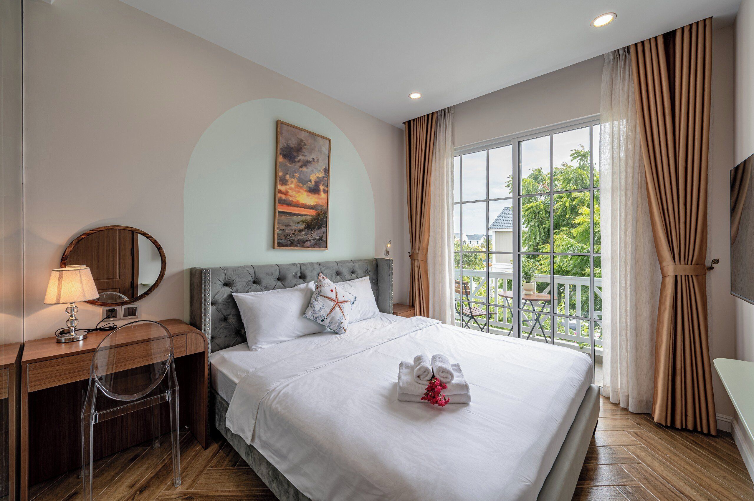 3 bedrooms, desk, free WiFi, bed sheets