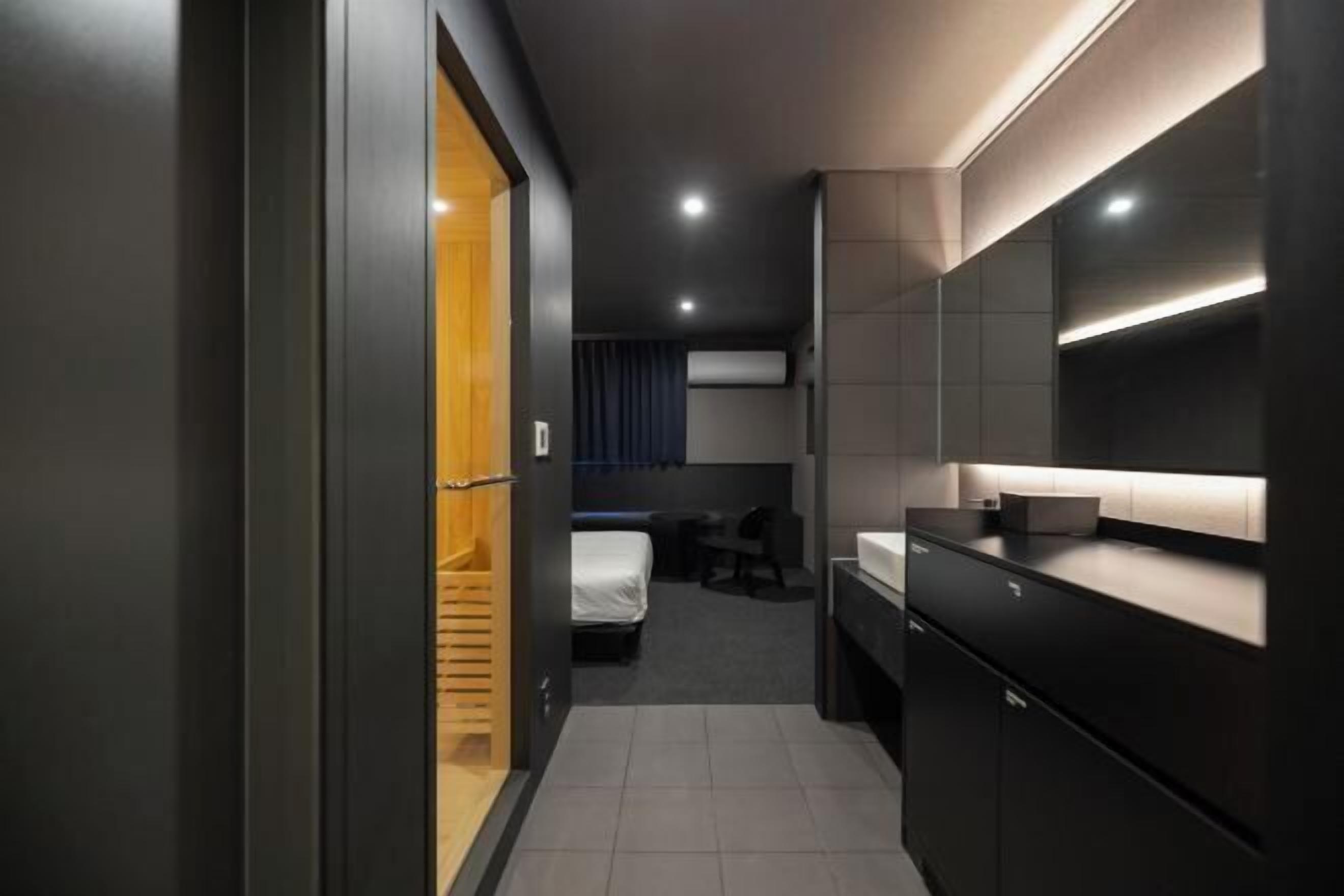 Premium bedding, desk, free WiFi, bed sheets