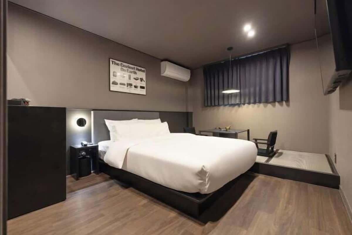 Premium bedding, desk, free WiFi, bed sheets
