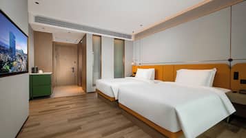 Executive Double or Twin Room | 1 bedroom, desk, laptop workspace, blackout drapes