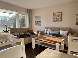 Unclassified image, 4 of 27, button - Haus Moin - Family-friendly vacation home for 7 people with terrace, car (Wenningstedt-Braderup (Sylt))