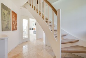 Interior - White Pearl OG - luxury apartment, close to the beach for 6 pers. with sauna, terrace, WLAN. (Westerland)