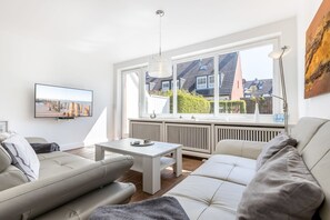 Unclassified image, 2 of 28, button - Haus Victoria - Modern house for 6 pers. with terrace, parking space, WLAN. (Westerland)