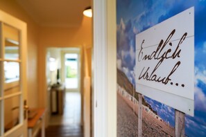 Interior - Meeresstern - Beautiful house for 6 pers. with terrace, parking space, WLAN. (Westerland)