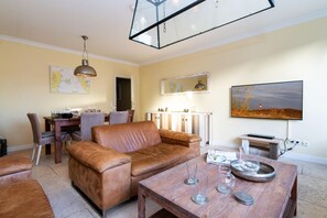 TV, fireplace, stereo - Meeresstern - Beautiful house for 6 pers. with terrace, parking space, WLAN. (Westerland)