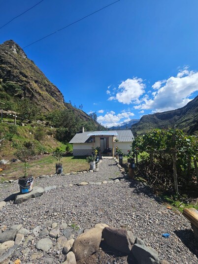 Cabin in the mountains of the Toachi Canyon!