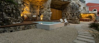 Villa con piscina riscaldata in posizione unica