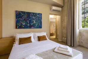 2 chambres, fer et planche à repasser, Wi-Fi, draps fournis