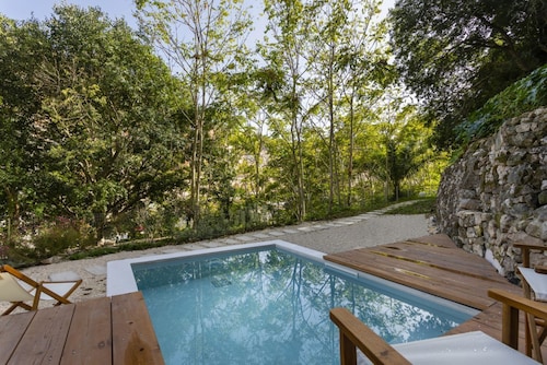 Villa with heated pool located in a unique position