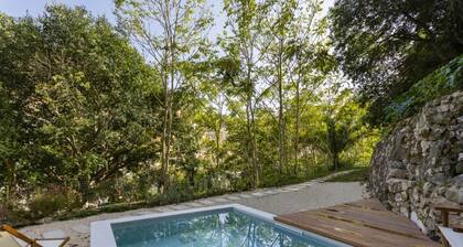 Villa with heated pool located in a unique position