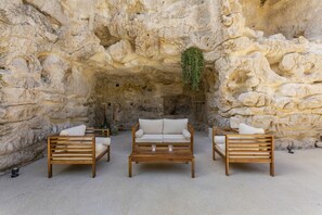 Terrace/patio - Villa with heated pool located in a unique position (Modica)