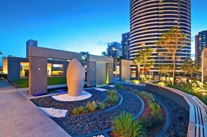 Property grounds - Oracle Resort 2 Bedroom Superior (Broadbeach)