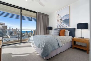 3 chambres, fer et planche à repasser, Wi-Fi, draps fournis