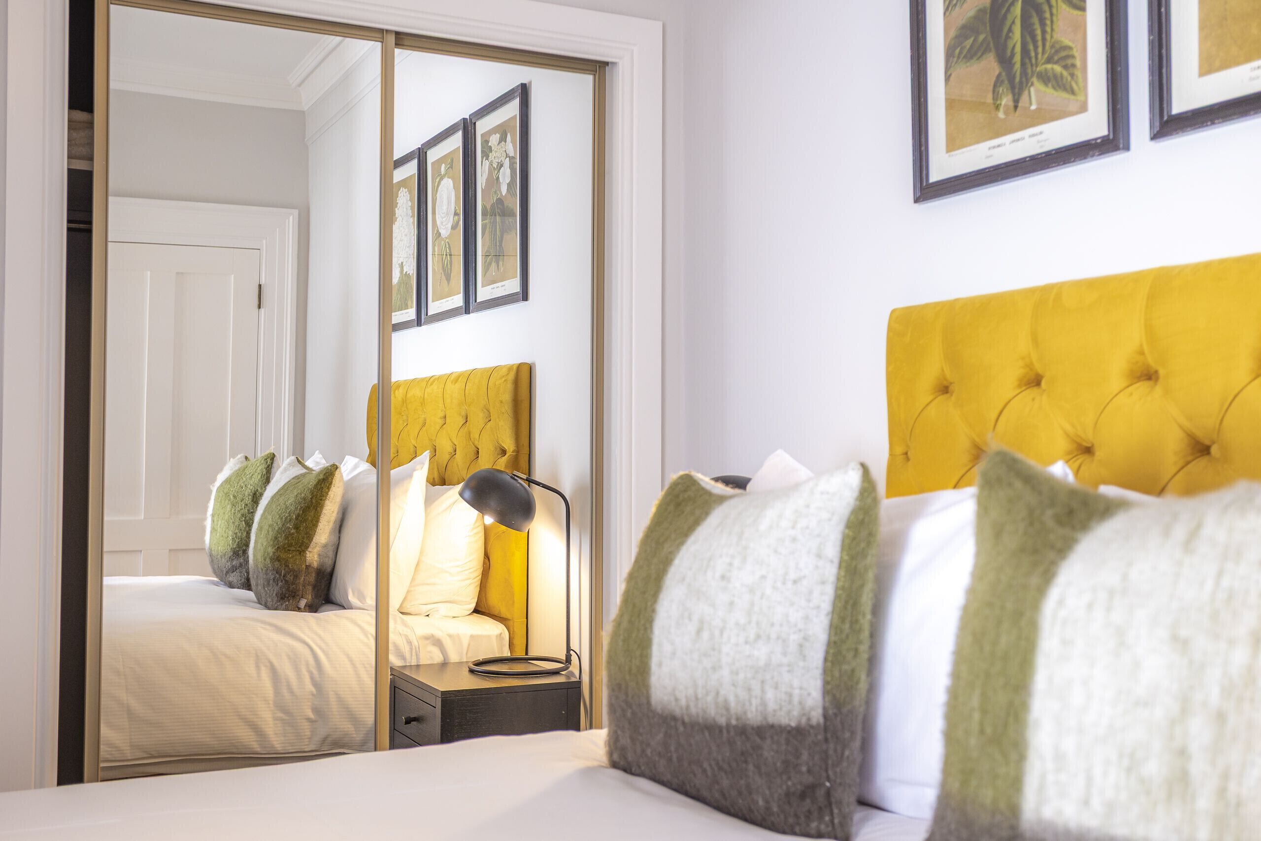 3 bedrooms, iron/ironing board, WiFi (free), bed sheets
