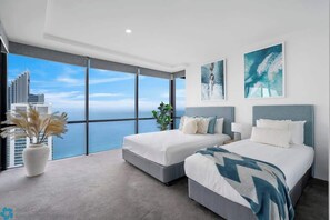 4 bedrooms, iron/ironing board, WiFi, bed sheets