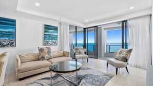 TV, offices - Soul 2 Bedroom Ocean (Surfers Paradise)