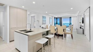 Dining - Soul 2 Bedroom Ocean (Surfers Paradise)