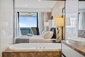 3 slaapkamers, een strijkplank/strijkijzer, wifi, beddengoed