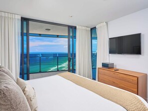 4 bedrooms, iron/ironing board, WiFi