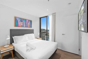 2 habitaciones, tabla de planchar con plancha, wifi y ropa de cama 