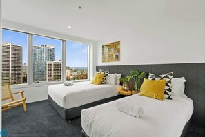 3 bedrooms, iron/ironing board, WiFi, bed sheets