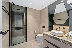 Doccia, asciugacapelli