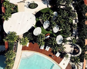 Pool - Jewel 2 Bedroom Coastline (Surfers Paradise)