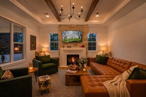 Smart TV, fireplace, ping pong - Luxury Meets Location | Near Ephraim & Sister Bay (Ephraim)