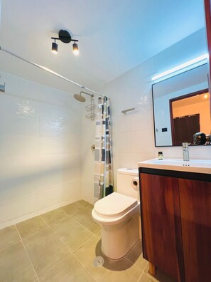 Dusche, Handtücher, Seife, Shampoo