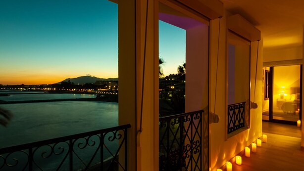 Property grounds - Banus Harbour Seafront Apartment (Puerto Banús)