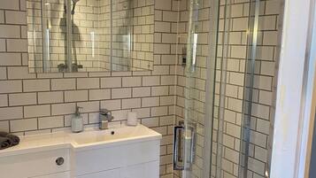 Shower, towels