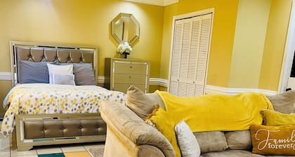 Masters Magic - Charming 2-bedroom Guest House, Augusta Regional Airport