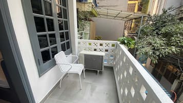Deluxe Studio, Balcony, City View | Terrace/patio
