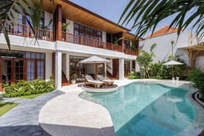 Outdoor pool - Plawa Laguna Bali (Canggu)