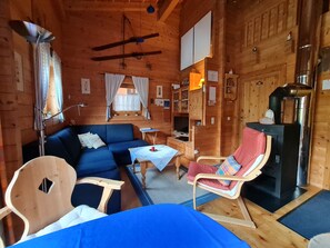 TV, fireplace, DVD player, stereo - Panorama Chalet “Marei Hütte” - Your vacation home with mountain view and terrace (Hohentauern)