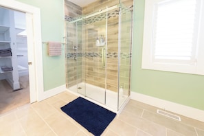 Hair dryer, towels - Stylish 4BR 3K sqft Beauty walking distance to Fountain Square (Indianapolis)