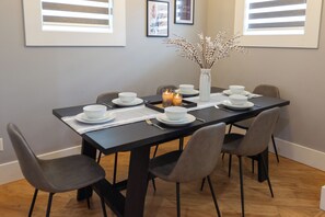 Dining - Stylish 4BR 3K sqft Beauty walking distance to Fountain Square (Indianapolis)