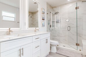 Hair dryer, towels - Private home with sparkling pool, close to beach, w/ AC, W/D, and  WiFi (Lantana)