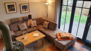TV, fireplace, stereo