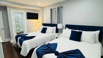 3 habitaciones, escritorio, tabla de planchar con plancha y wifi