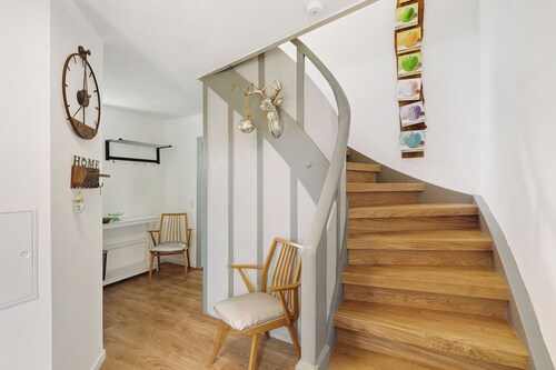 Country House 'Vogelsberger Bett Unser Korkhaus' with Mountain View, Private Terrace and Wi-Fi