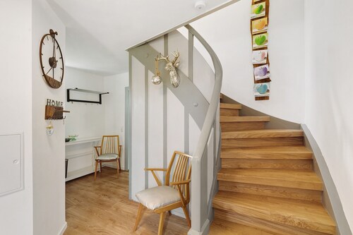 Country House 'Vogelsberger Bett Unser Korkhaus' with Mountain View, Private Terrace and Wi-Fi