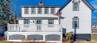 Cozy apartment near the river: walk to town & local attractions