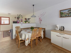 Dining - Pr' Kavač by Interhome (Kranjska Gora)