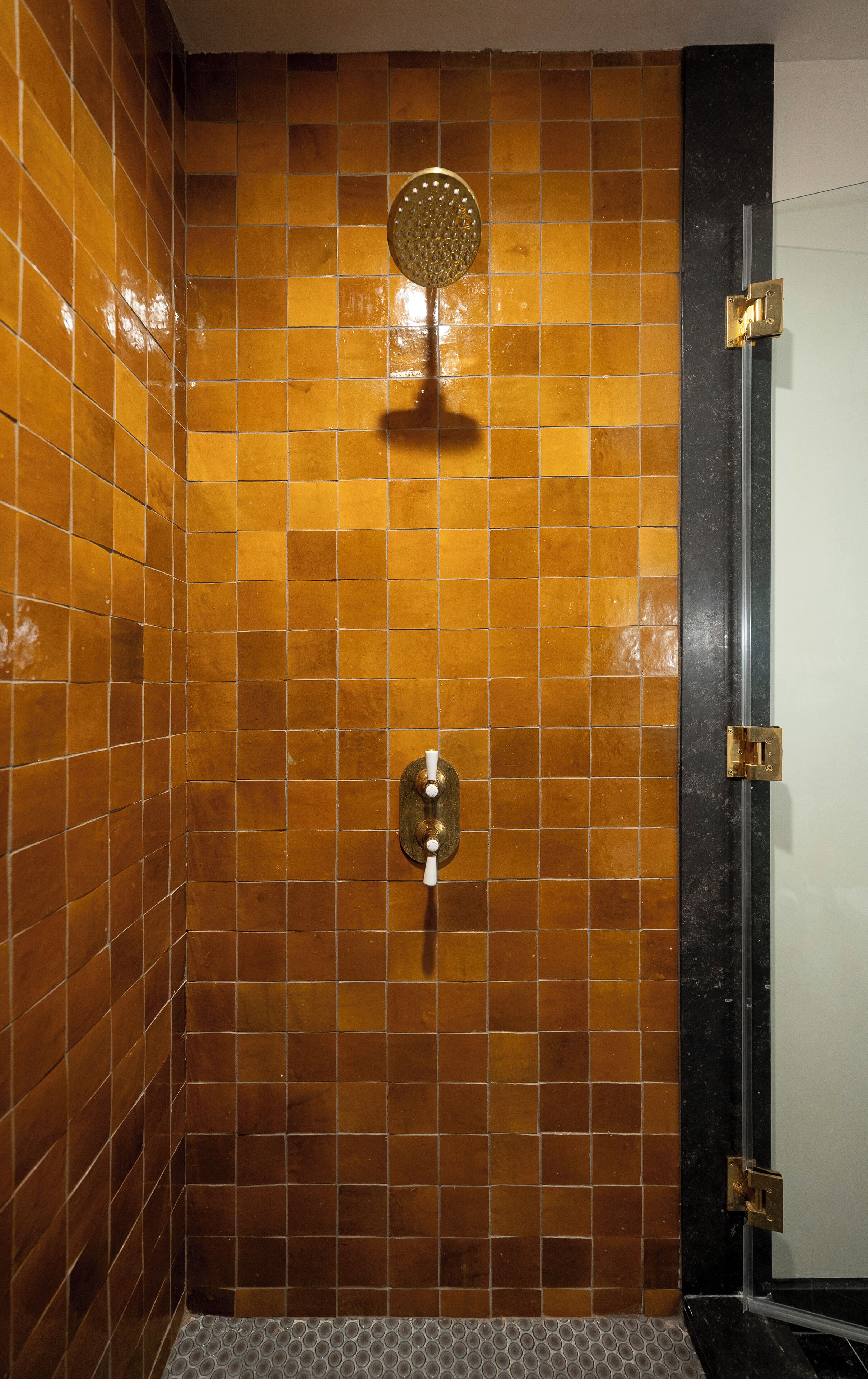 Junior Suite | Bathroom shower