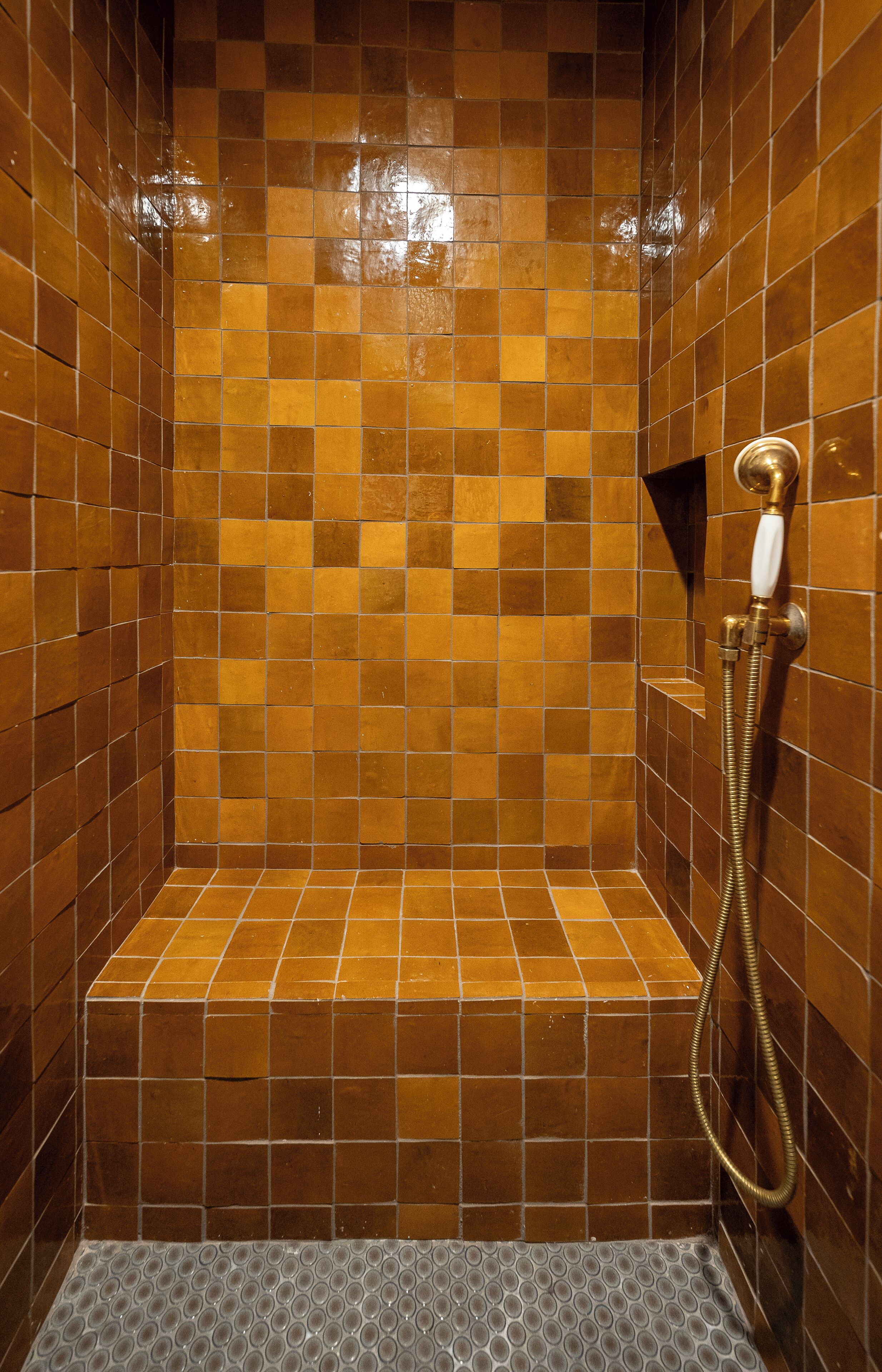 Suite Junior | Douche de la salle de bain