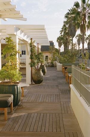 Signature Suite, 1 King Bed, Non Smoking | Rooftop terrace